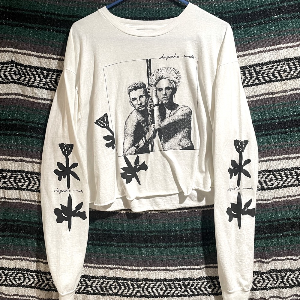 DEPECHE MODE LONG SLEEVE SIZE LARGE